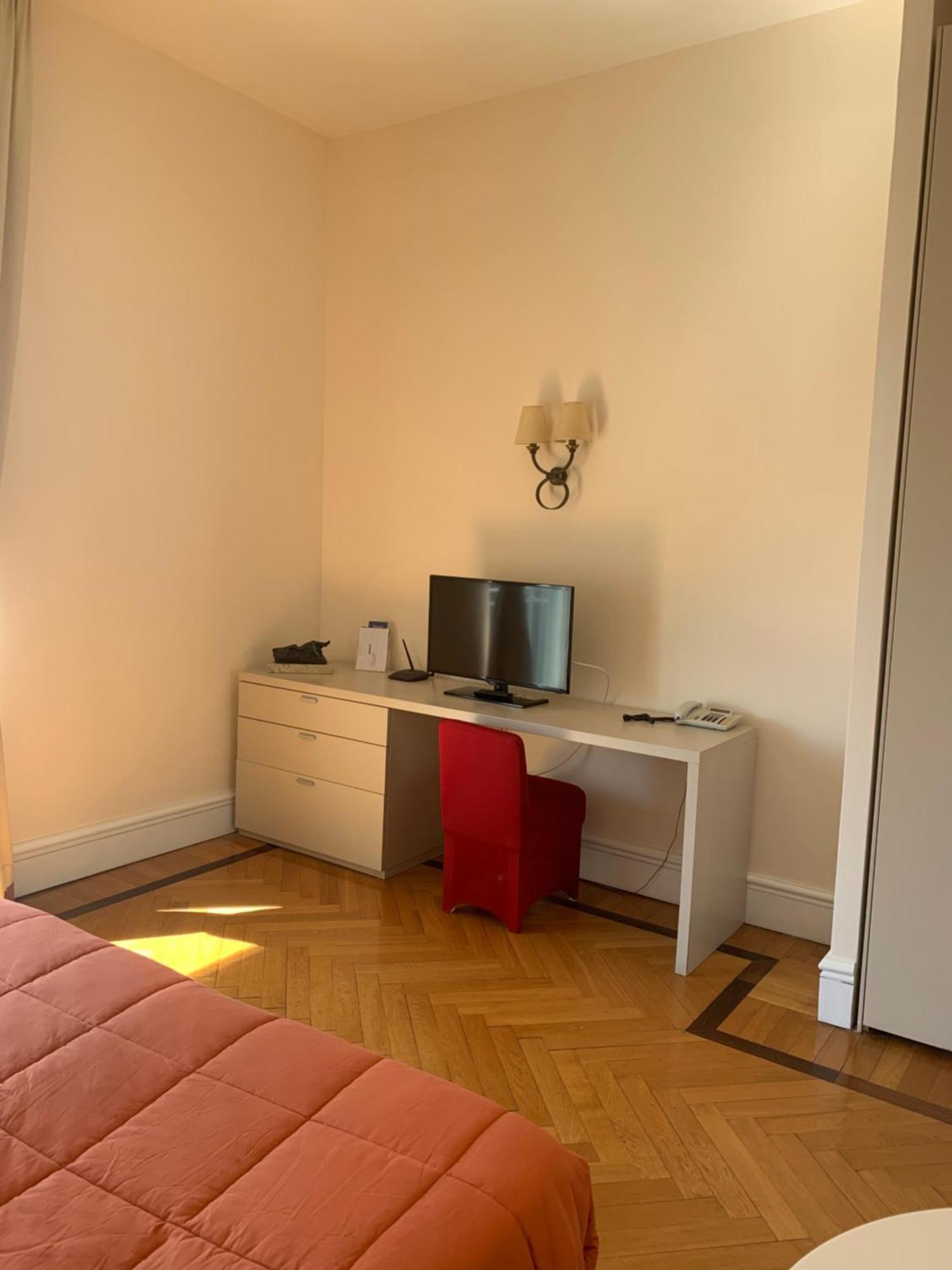 Residence Gli Angioini Srl Neapel Exteriör bild